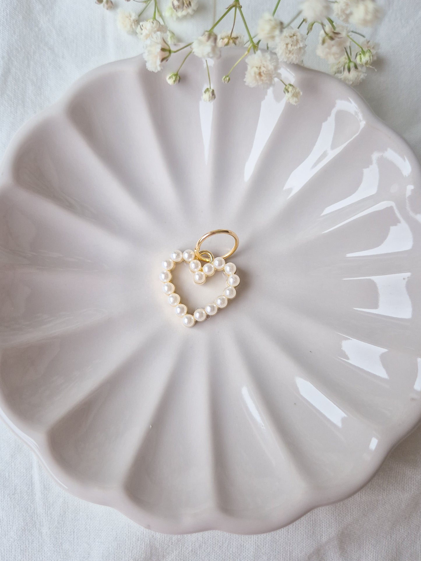 Pearl Heart Gold Mask Marker